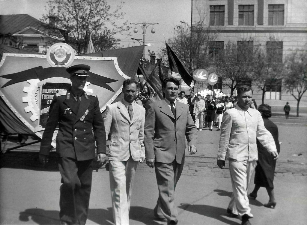 Демонстрация 1 мая, 1 мая 1953, г. Днепропетровск. 