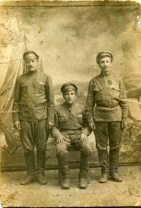 Групповой портрет, 12 марта 1917. Фотография из архива Константина Костина.