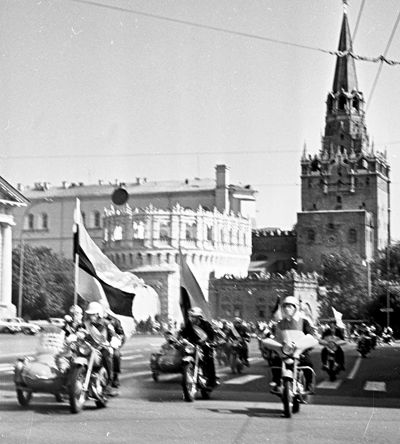 Старт Интернационального мотопохода Москва – Варшава – Бухарест – София, 11 августа 1969, г. Москва. 