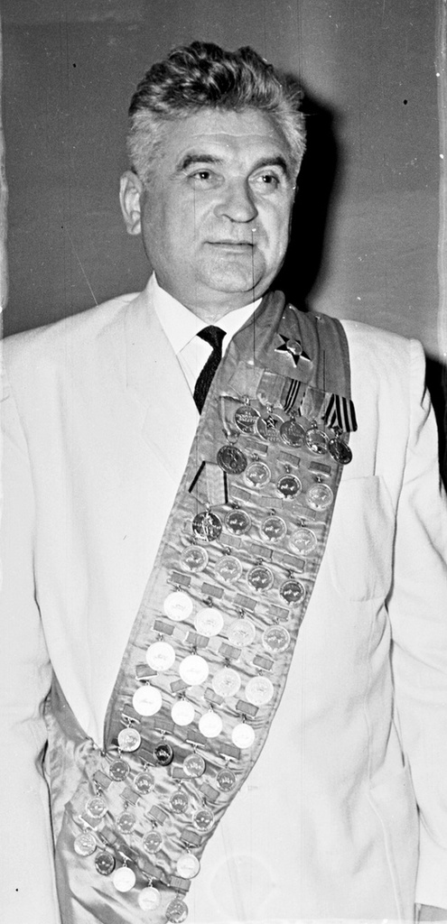 Заслуженный мастер мотоспорта Эдуард Лорент, 24 июля 1968, г. Москва. 50-летию советского мотоспорта была посвящена пресс-конференция, прошедшая в Центральном Доме журналиста.