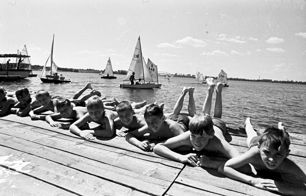 Парусный спорт, 1958 год. Выставка «Друзья двадцатого столетия» с этим снимком.