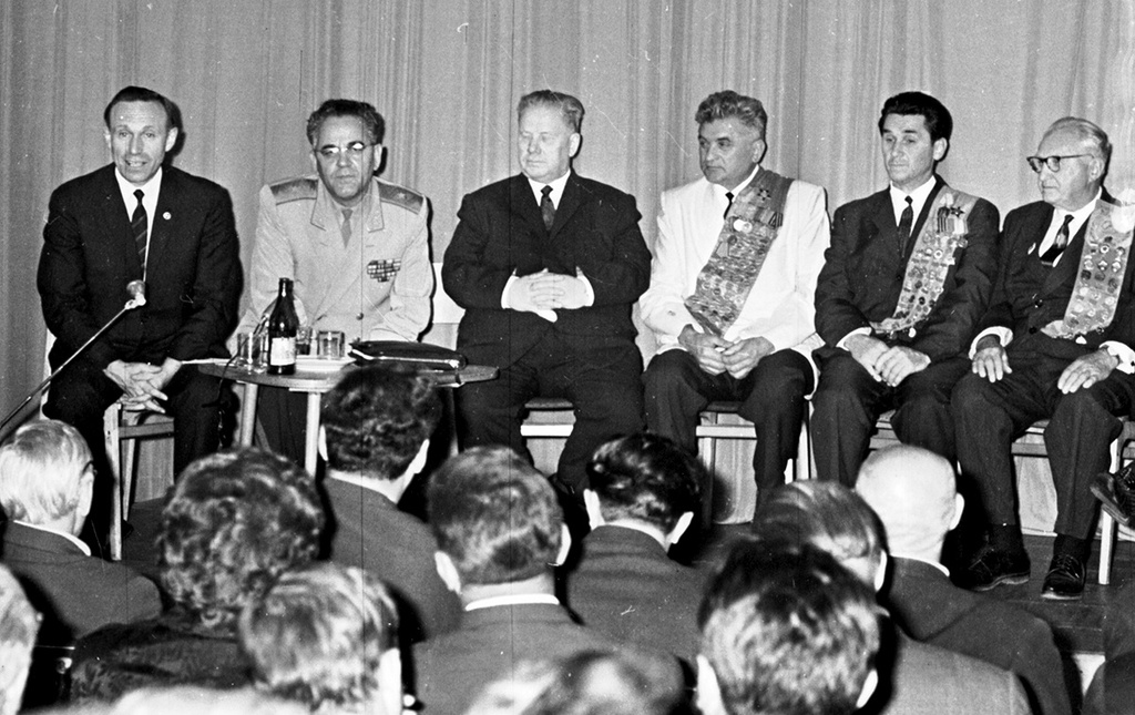 Пресс-конференция, посвященная 50-летию советского мотоспорта, 24 июля 1968, г. Москва. Центральной Дом журналиста.