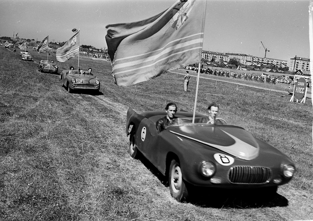 Гоночные автомобили, 1959 год. Выставка «Вот это тачка!» с этой фотографией.&nbsp;