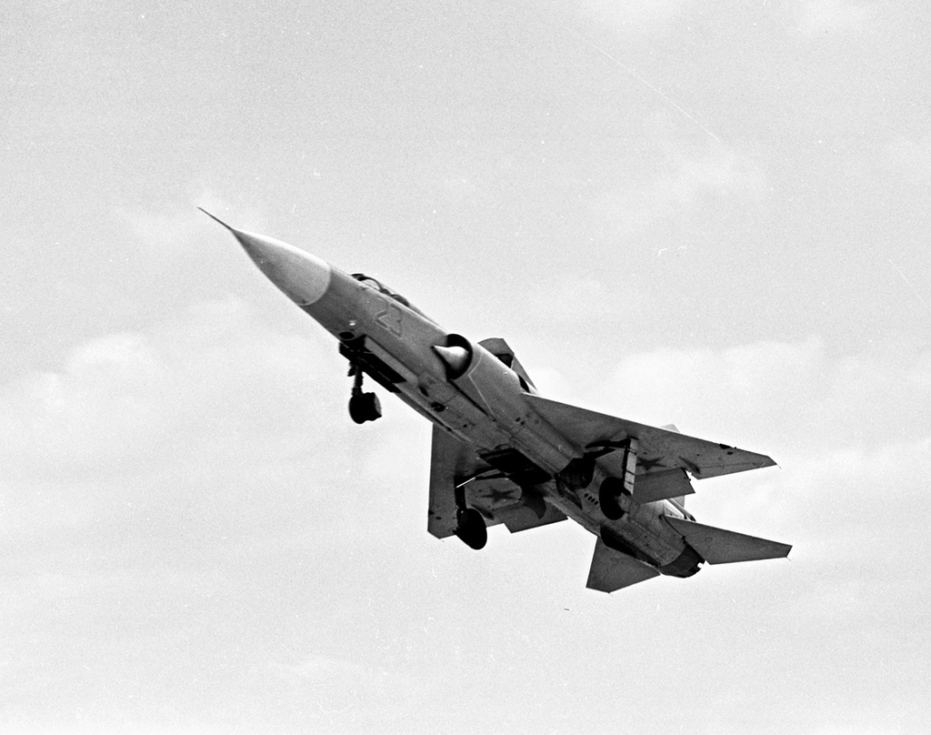 Опытный МиГ-23-01 на авиационном празднике, 9 июля 1967, Московская обл.. Аэродром «Домодедово».
