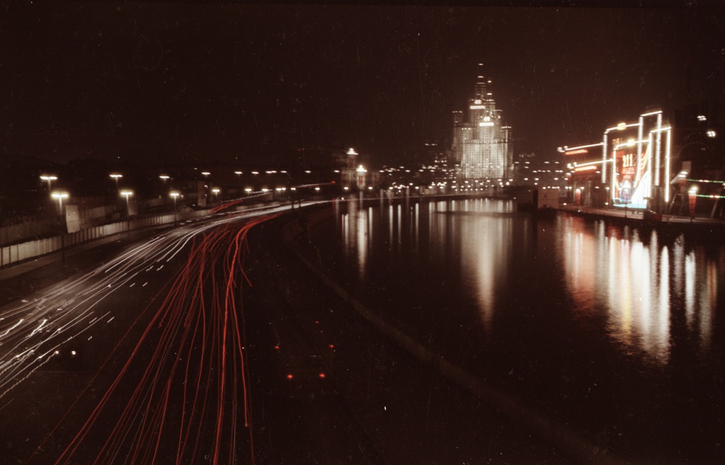 Москва, 7 ноября 1957, г. Москва. Выставка «Ночная Москва» с этой фотографией.&nbsp;