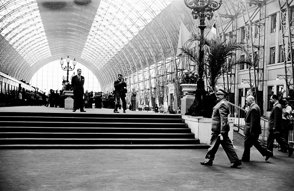 Иосиф Броз Тито на Киевском вокзале, 20 июня 1956, г. Москва. Президент Югославии Иосиф Броз Тито с официальным визитом посетил Москву.Выставка «Киевский вокзал» с этой фотографией.