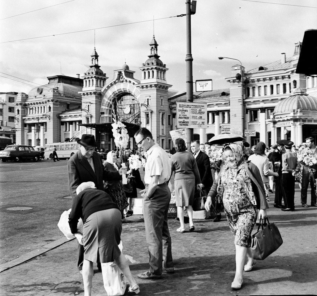 У Белорусского вокзала, 1960 год, г. Москва