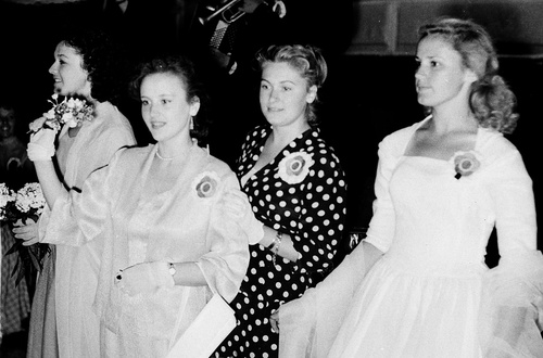 Фото "Из цикла «VI Всемирный фестиваль молодежи и студентов»", 3 ...