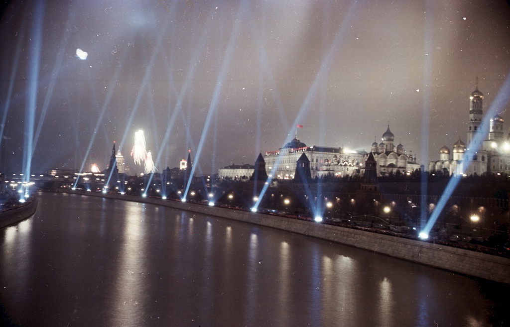 Салют, 7 ноября 1957, г. Москва