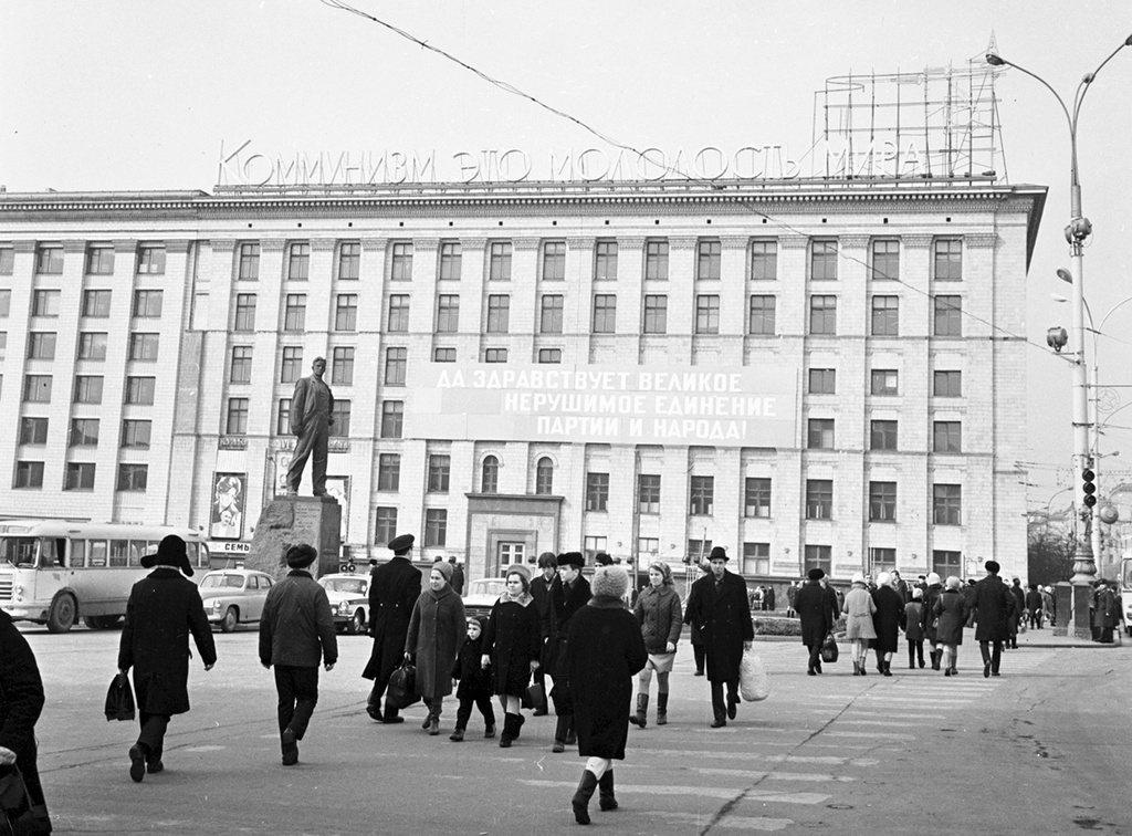Площадь Маяковского, 1970 год, г. Москва. Ныне Триумфальная площадь.Видеовыставка «На Маяке» с этим снимком.&nbsp;
