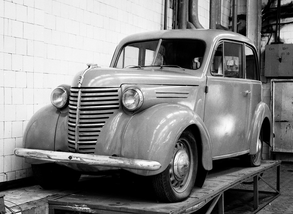 Автомобиль КИМ-10, 14 декабря 1951, г. Москва. Выпускался в 1940-1941 годах.«Московский завод малолитражных автомобилей» (МЗМА).