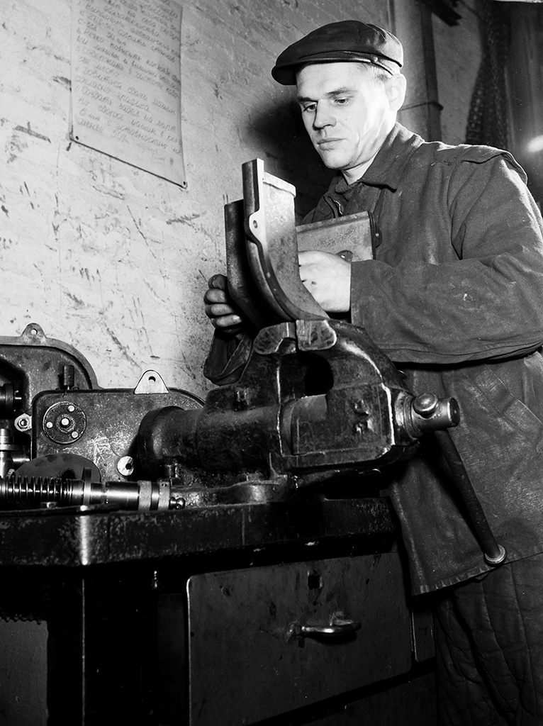 Без названия, 20 марта 1956, г. Москва. Ростокинский завод строительных  машин.
