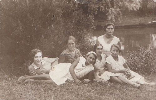 Студентки, май - август 1931, Крымская АССР, пос. Саки