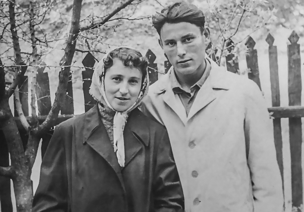 Портрет Евгении и Юрия, 12 марта 1962. Фотография из архива&nbsp;מה זה משנה באיזו שפה הוא כתוב.