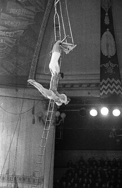 Фото \"Воздушные гимнасты\", 1954 - 1957, г. Москва - История России в ...