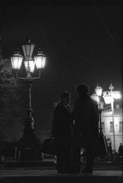 Пушкинская площадь, 1980-е, г. Москва. Выставка «Мягкий свет фонарей» с этой фотографией.&nbsp;