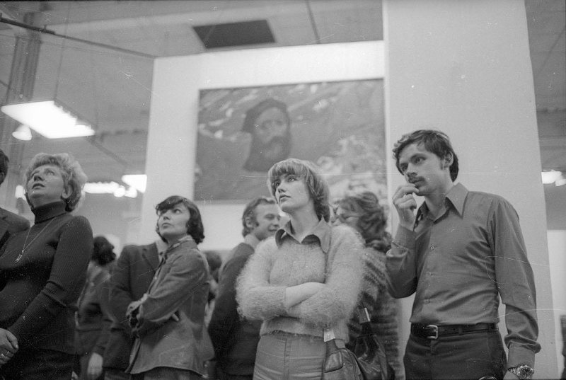 На персональной выставке Ильи Глазунова в Центральном выставочном зале, 1978 год, г. Москва. Выставка «Центральный Манеж» с этой фотографией.&nbsp;