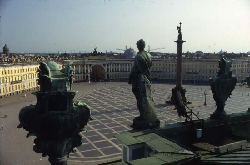 Вид на Дворцовую площадь с крыши Зимнего дворца, 1985 год, г. Ленинград