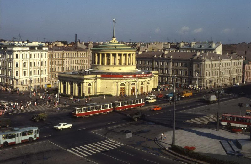 Площадь восстания старые фото