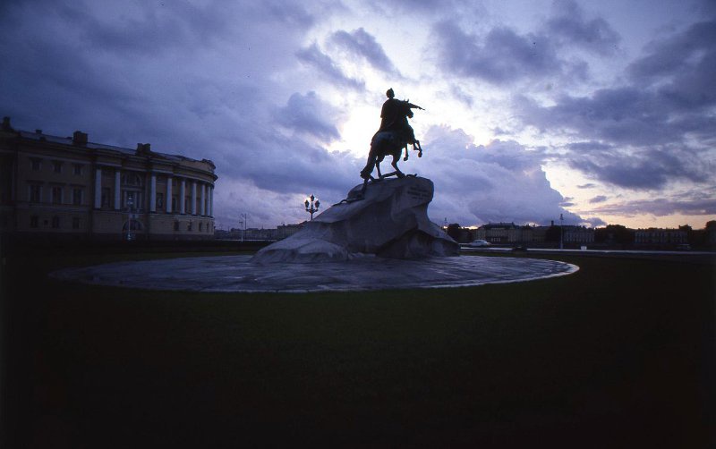 Памятник Петру I на площади Декабристов, 1985 год, г. Ленинград. Выставка «Медный всадник» с этой фотографией.