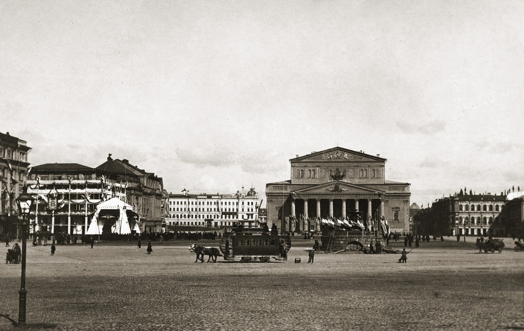 Театральная площадь, 1900 - 1903, г. Москва. Видео «120 лет московскому трамваю»&nbsp;и выставка «Москва праздничная» с этой фотографией.