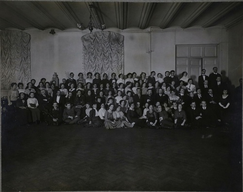 Высшие женские курсы. Слушательницы Высших женских курсов, студенты и преподаватели Университета, 1900-е, г. Санкт-Петербург