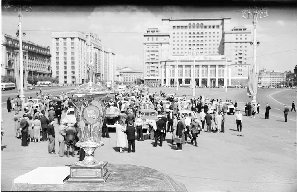 Автопробег Москва – Севастополь – Москва, 6 - 31 мая 1959, г. Москва. Ныне Манежная площадь.&nbsp;