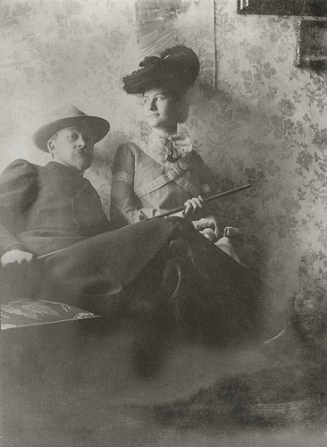 «Идем гулять». Борис Кустодиев c женой Юлией, 1903 год