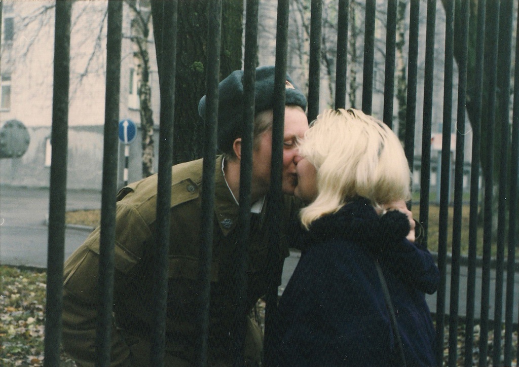 Череповецкое высшее военное инженерное училище радиоэлектроники, 1990-е, Вологодская область, г. Череповец. Видео «Про любовь» с этой фотографией.