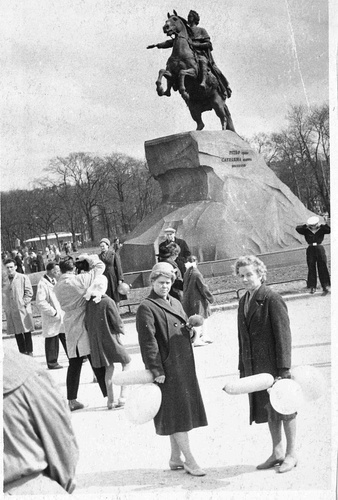У «Медного всадника», 1 мая 1950, г. Ленинград