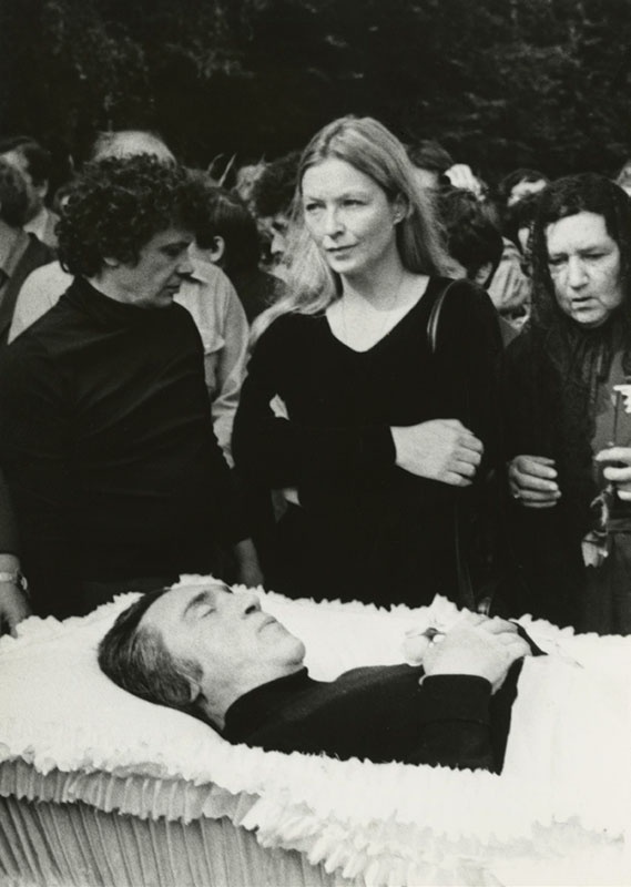 Фото похорон Высоцкого | Похороны, Киностудии, Артист