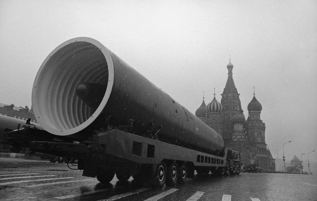 Межконтинентальная баллистическая ракета «Воевода», 1966 год, г. Москва. Выставки «Кто с мечом к нам придет…» и&nbsp; «Страшная сила» с этой фотографией. 