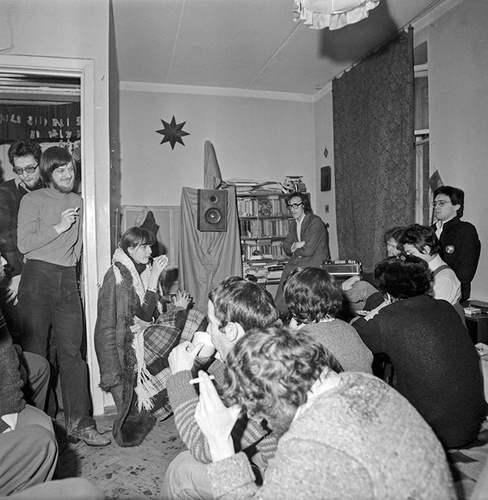 Прослушивание «золотого диска» группы «Мухомор» в мастерской Никиты Алексеева, 1981 год, г. Москва