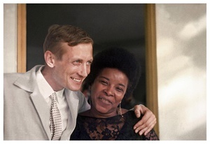 Поэт Евгений Евтушенко, 1960 год, г. Москва. Выставки&nbsp;«"Сто строк…"» и «СССР в 1960 году» с этой фотографией.