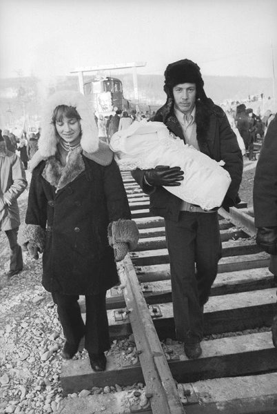 БАМ. Строители Валя и Михаил Койновы с сыном Виталием, 1975 год, Иркутская обл., Усть-Кутский р-н, пгт. Звездный
