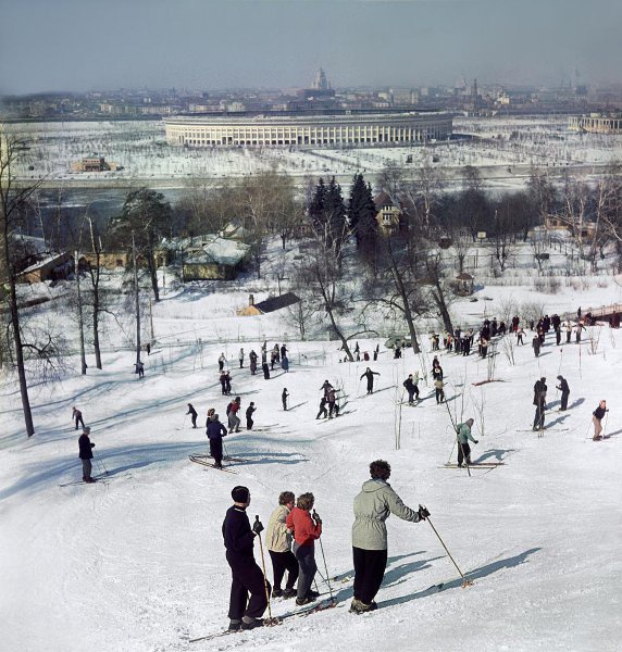 На Ленинских горах, 1958 год, г. Москва. Выставка «Лучшие фотографии зимы»&nbsp;и видео «Зима» с этой фотографией.