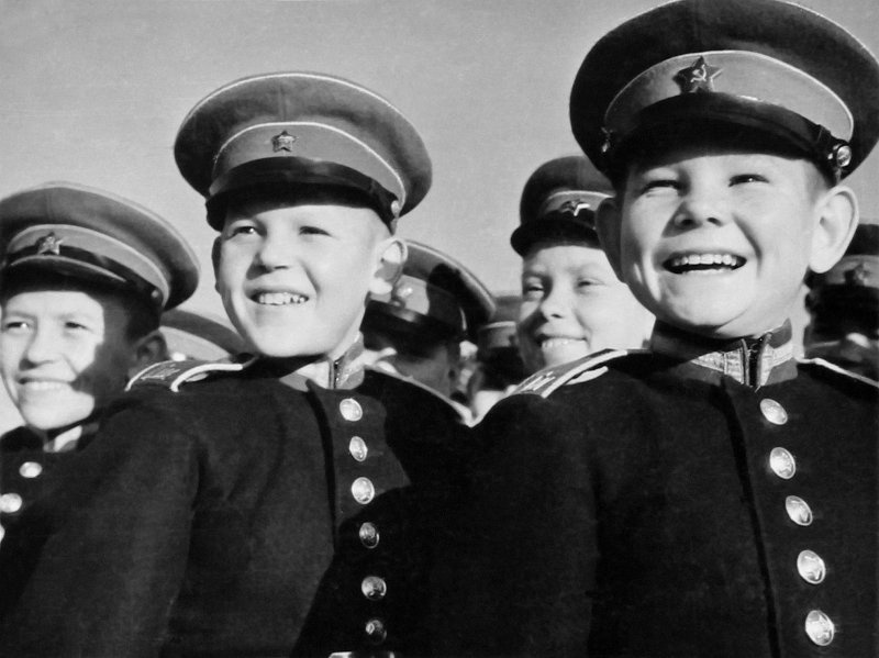 Воспитанники Суворовского военного училища, 1947 - 1949, г. Москва. Выставка «Жизнь – Родине, честь – никому!» с этой фотографией.