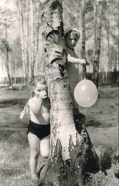 В лесу, 1954 - 1956. Выставка «Лето – это маленькая жизнь» с этой фотографией.&nbsp;