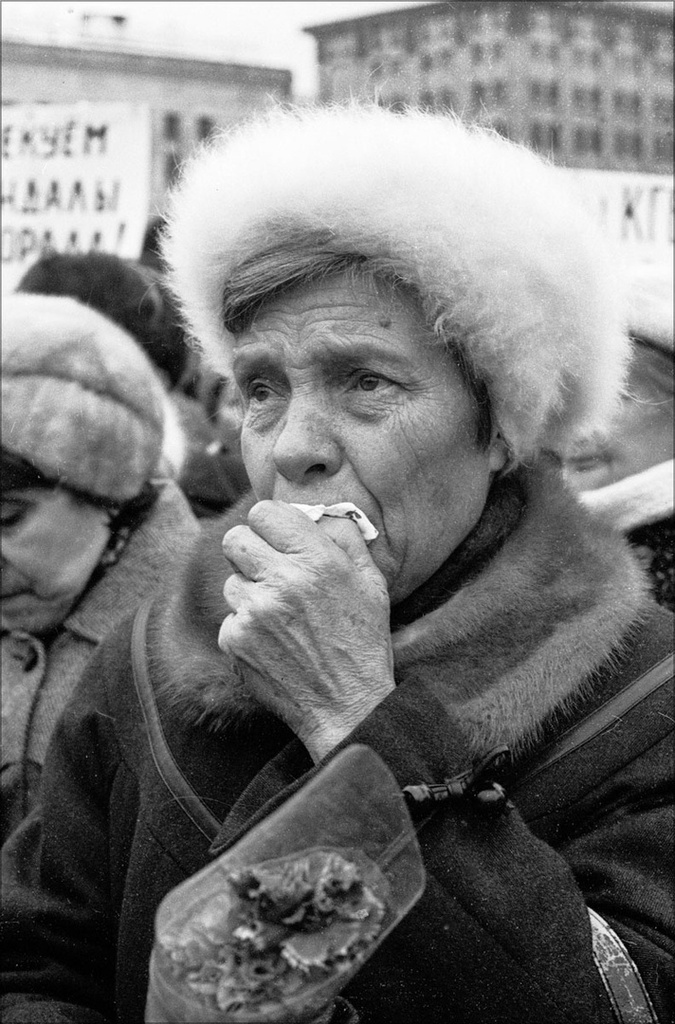День памяти жертв политических репрессий, 30 октября 1991, г. Москва. Выставка «Москва 1990-х» с этим снимком.&nbsp;