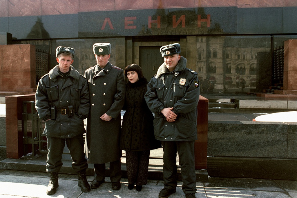 Без названия, 1990-е, г. Москва. Выставка «Моя милиция меня бережет» с этой фотографией.&nbsp;