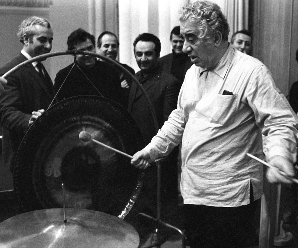 Арам Хачатурян, 1974 год, г. Москва. Видео «Арам Хачатурян» и выставка «СССР в 1974 году» с этой фотографией.