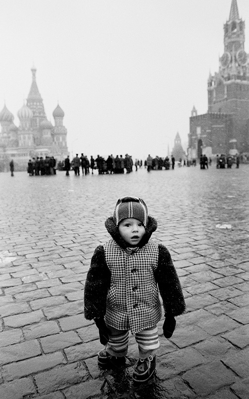 Без названия, 1963 - 1965, г. Москва. Выставка «Сезон шапок» с этой фотографией.