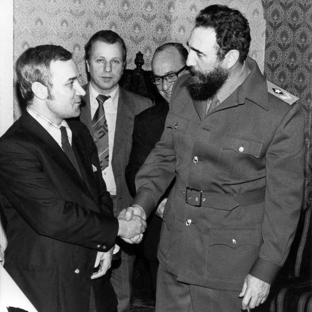 Визит Фиделя Кастро в Москву, 1976 год. Выставка «Фидель Кастро. "Так друзей не принимают"» с этой фотографией.