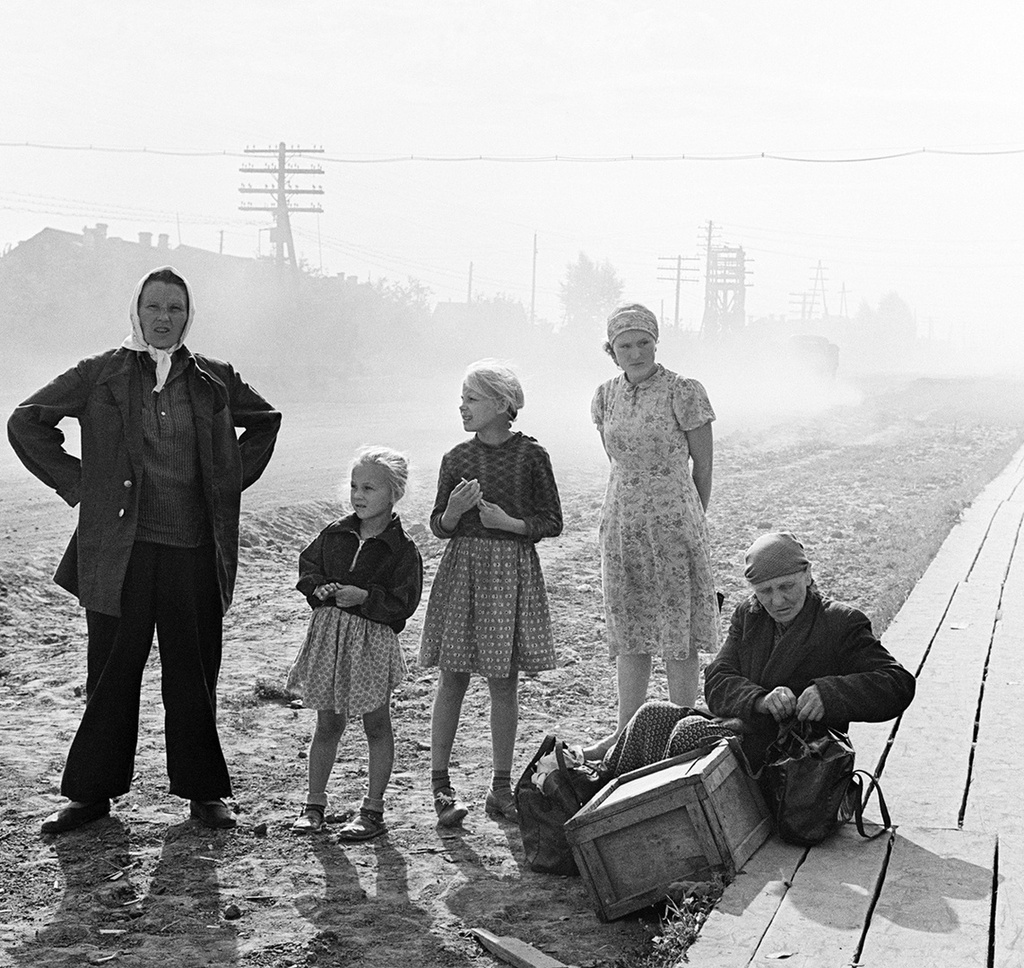 Переселенцы, 1964 год. Выставка «СССР в 1964 году» с этой фотографией.