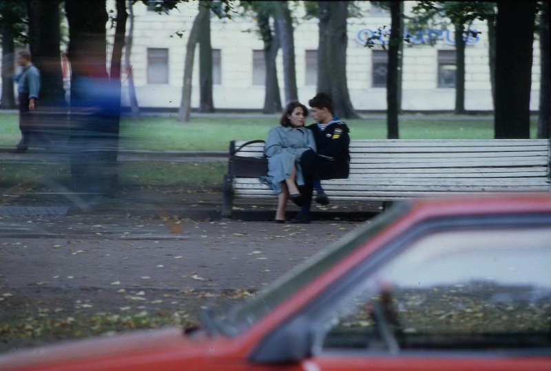 Двое на скамейке, 1995 год, г. Санкт-Петербург