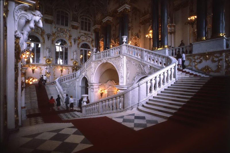 Эрмитаж. Иорданская лестница, 1993 год, г. Санкт-Петербург. Выставка «Эрмитаж снаружи и внутри» с этой фотографией.&nbsp;