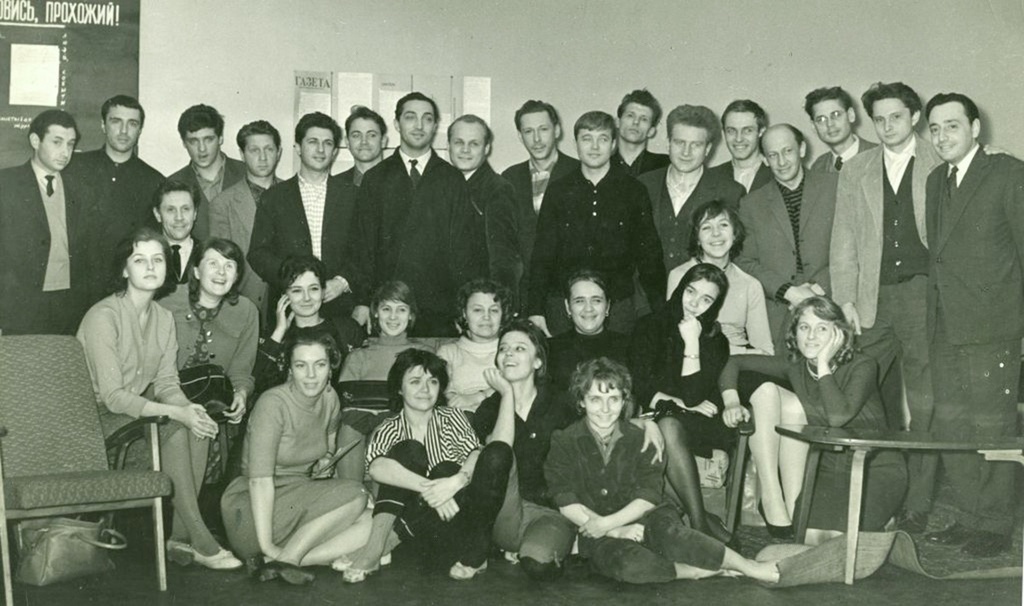 Труппа «Современника», 1958 - 1959. Видео «Современники» и выставка «Избранное из избранного» с этой фотографией.