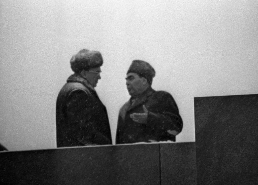 Леонид Брежнев и Юрий Андропов, 1970-е, г. Москва. Выставка «Говорить на одном языке» с этой фотографией.