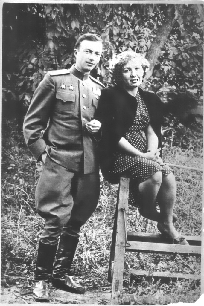 Супруга и боевая подруга ленина. Фотографии 1940 года СССР.