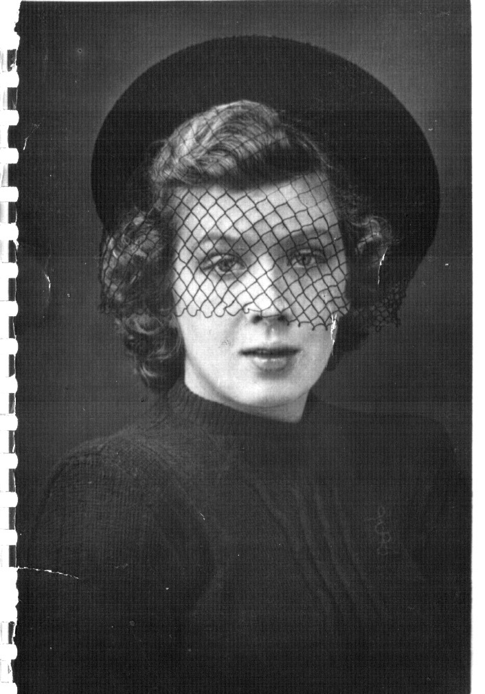 Вуалетка, 22 сентября 1944, г. Краснодар. Лариса Соколенко, в замужестве Купцова, уроженка Краснодара, 1924 года рождения.&nbsp;
